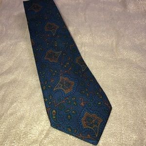 Salvatore Ferragamo 100% silk tie EUC blue